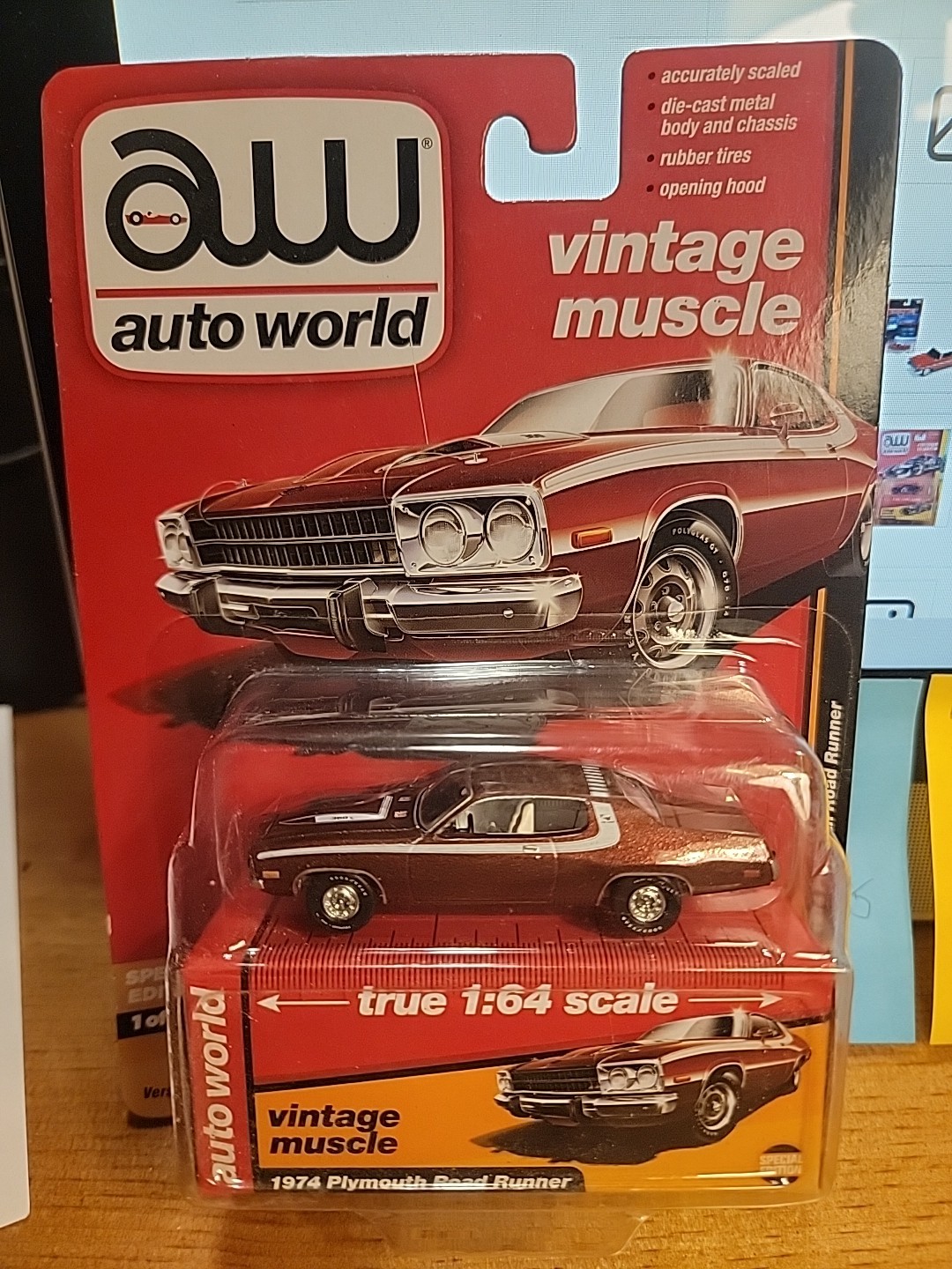 Auto World 1974 Plymouth Road Runner HOBBY EXCLUSIVE (2017) 1:64 VINTAGE MUSCLE