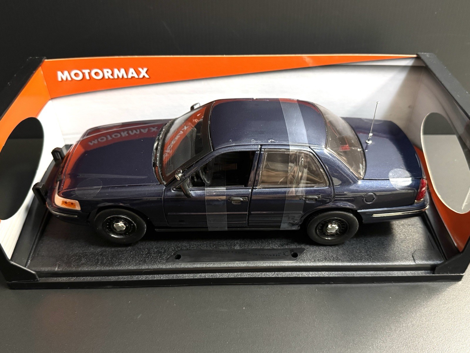 2001 Ford Crown Victoria LX Sedan Blue Slicktop Unmarked W/ Push Bar 1/18 HTF !