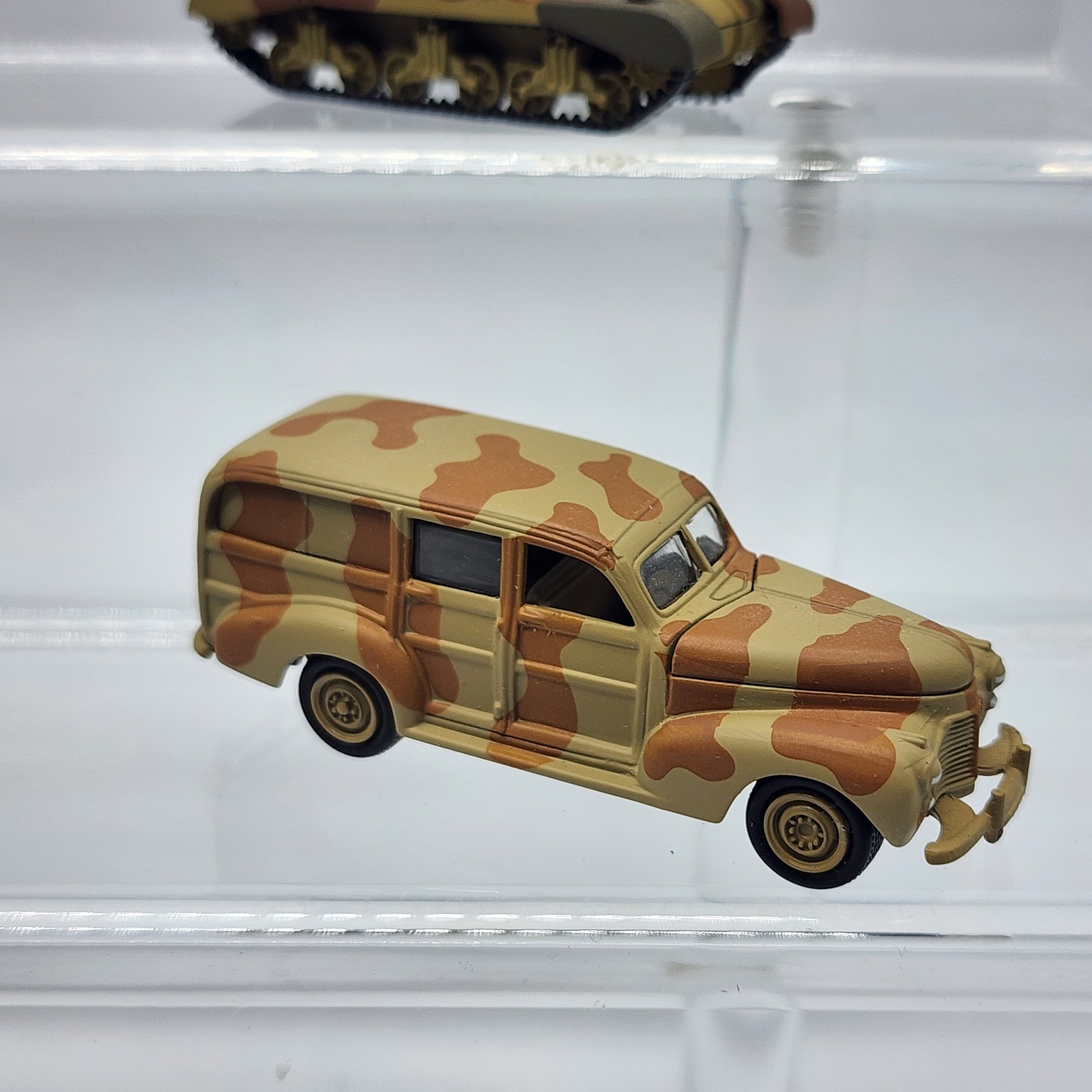 Johnny Lightning Military WWII M3 Grant Tank Chevy Staff Car Sherman Tank Lot