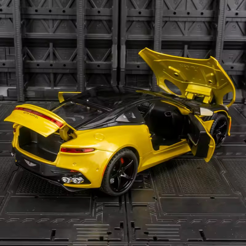 1:24 Aston Martin DBS Superleggera Diecast Alloy Car Model Sports Toy Gift
