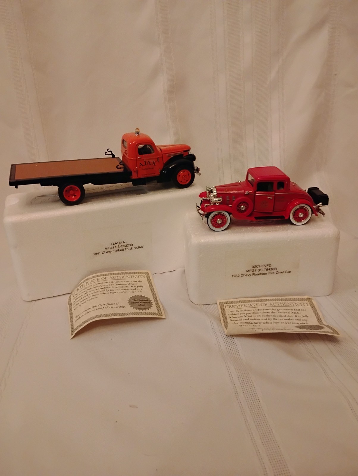 National Motor Museum Mint 1:32 Diecast Car Set 1932 Chev Fire Chef/1941 Flatbed