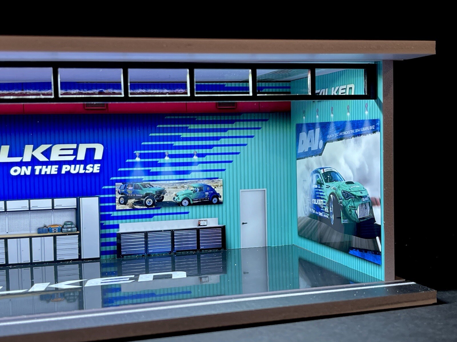Falken Theme 1:64 Model Garage Diorama LED Lighting! FAST SHIP FOR Hot Wheels