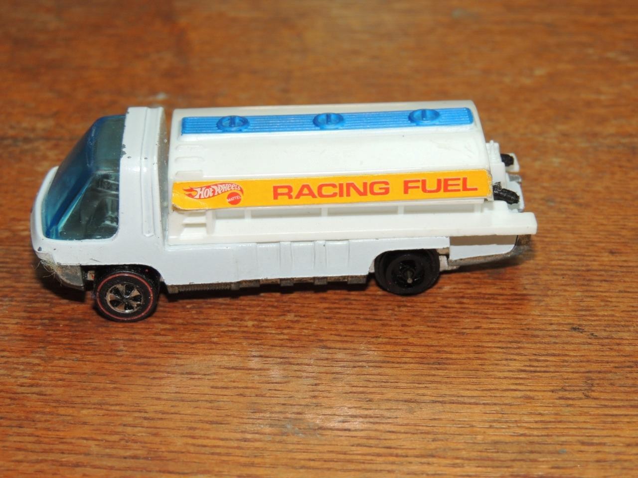 Vintage Hot Wheels Redline Heavyweights Fuel Tanker Truck White NICE! READ!