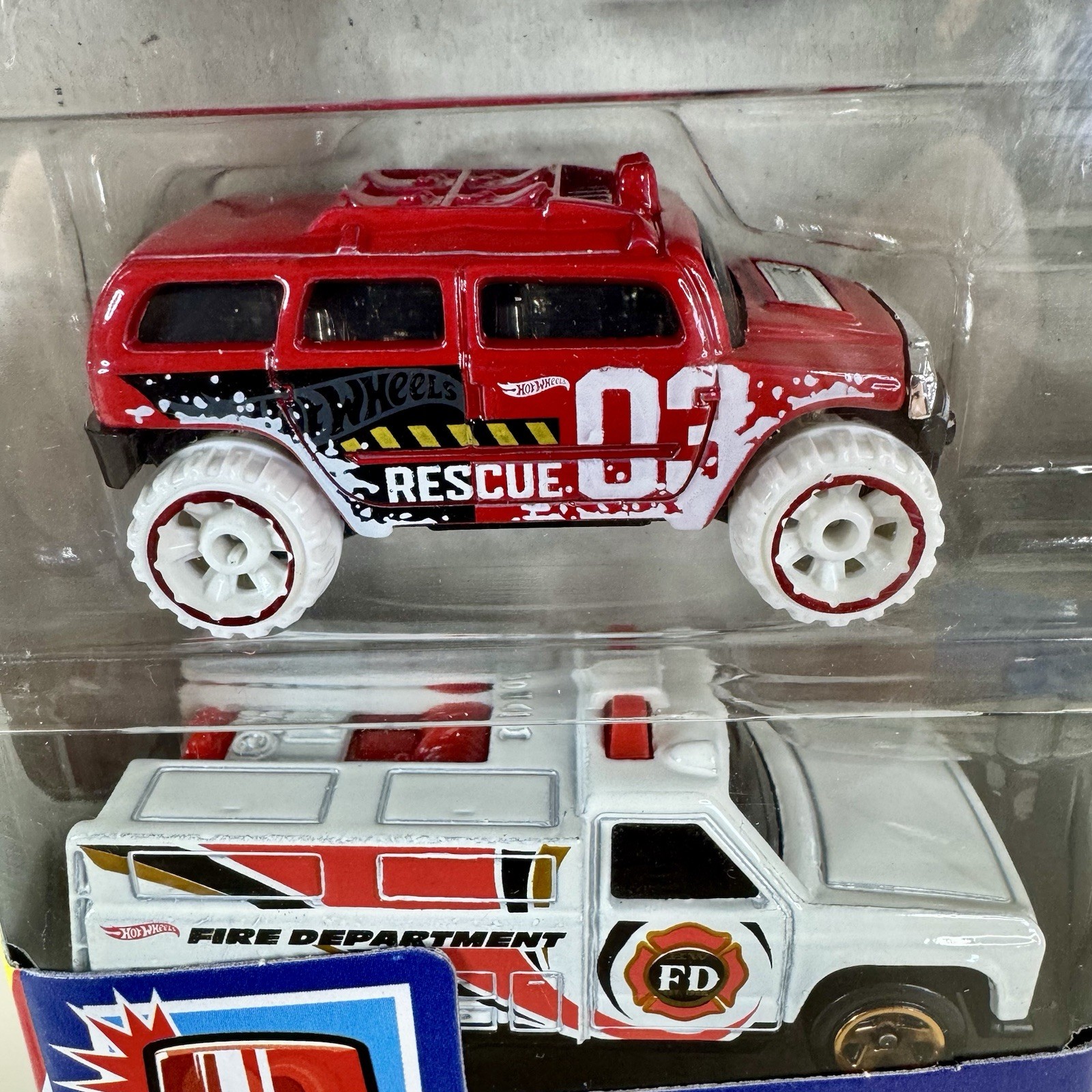 Hot Wheels Priority Patrol 5 Pack Rescue Police Fire Tow Truck Helicopter