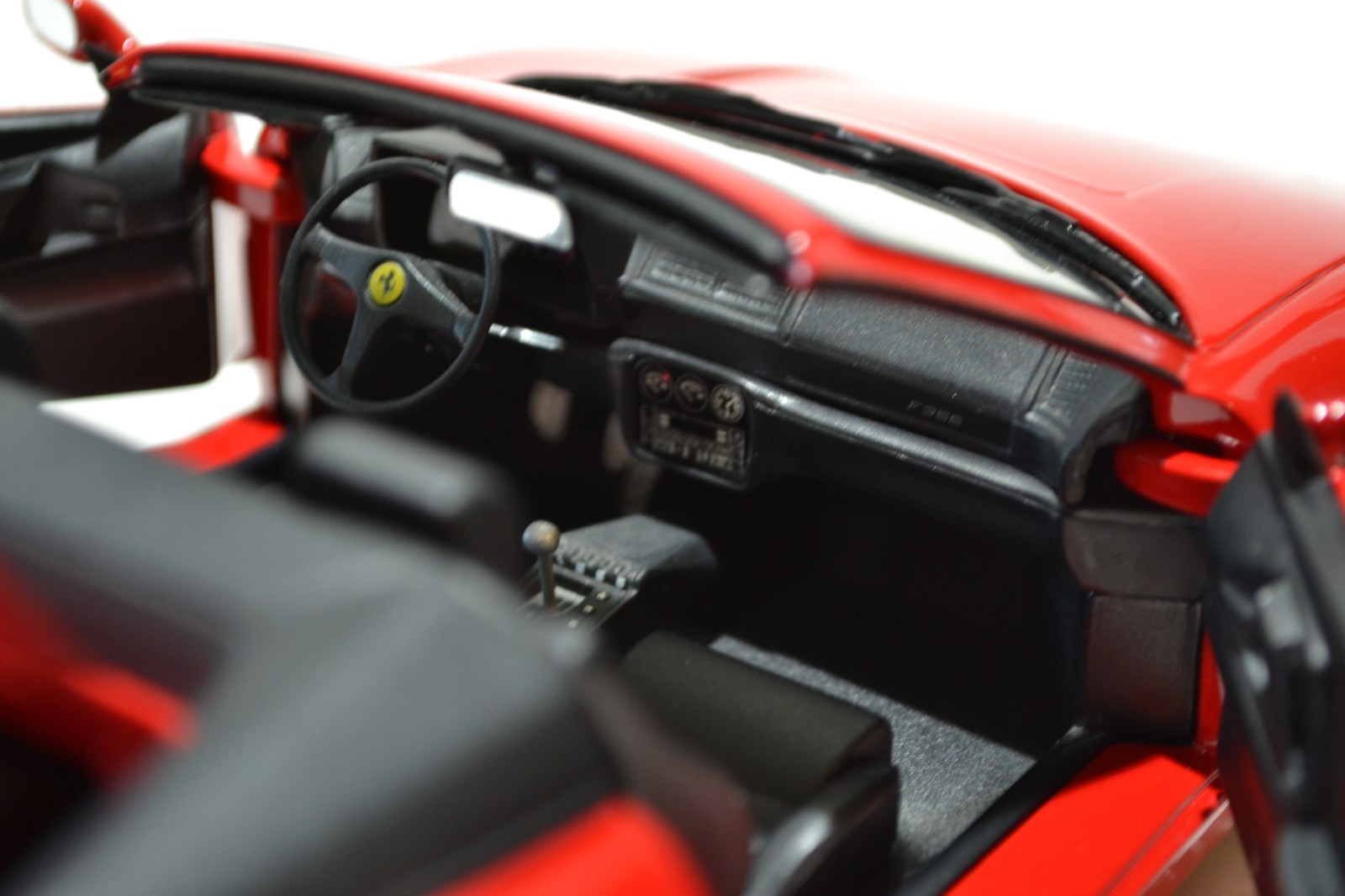 1/18 UT Models Ferrari 355 Spider Rosso Corsa No Box