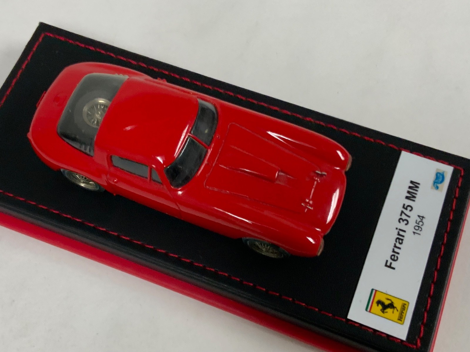 1/43 Record Model Ferrai 375 M from 1954 in Rosso Corsa Red Leather Base MUR28
