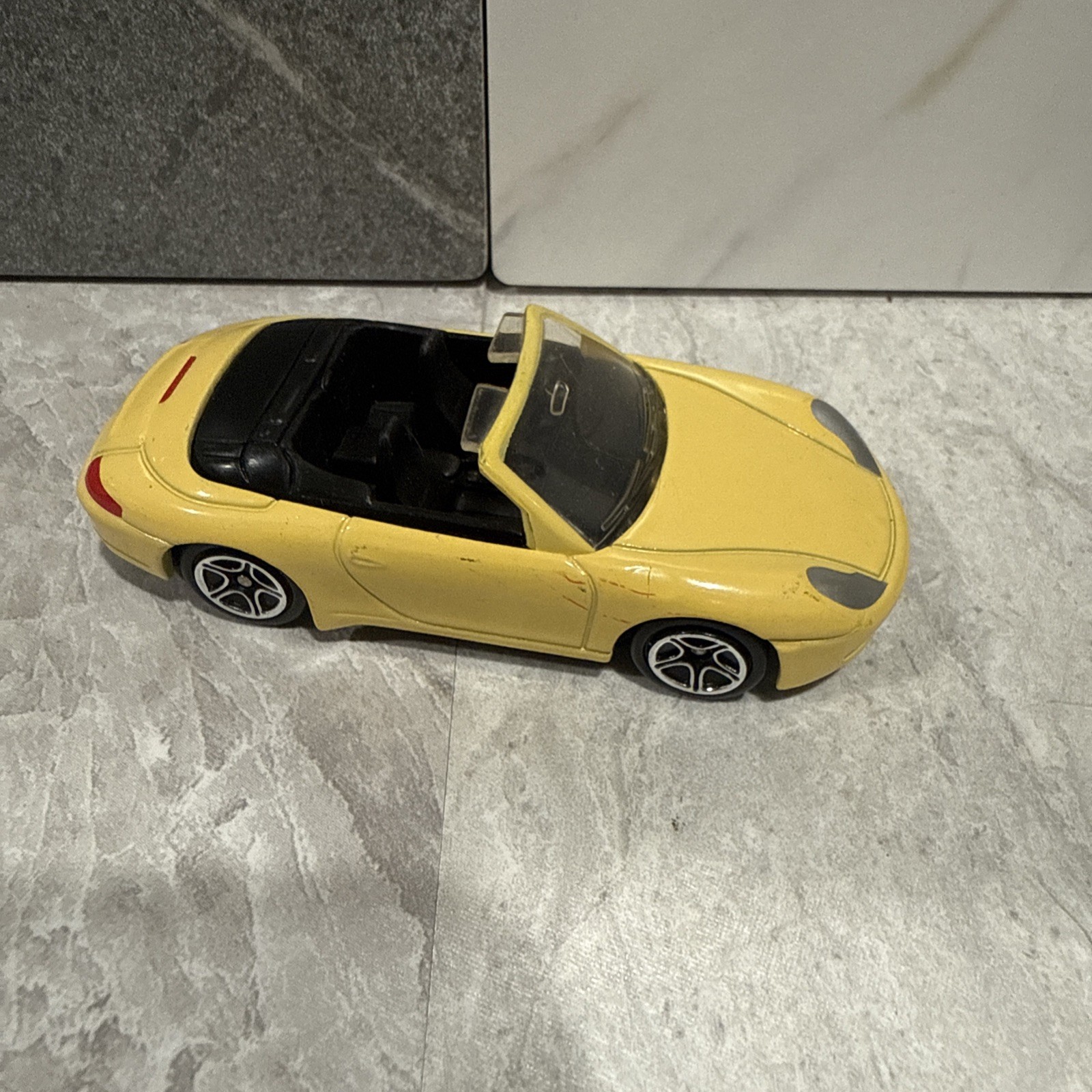 🔥🚘1998 Porsche 911 Carrera Cabriolet Collectable 1/64 YELLOW MY PC AS A KID