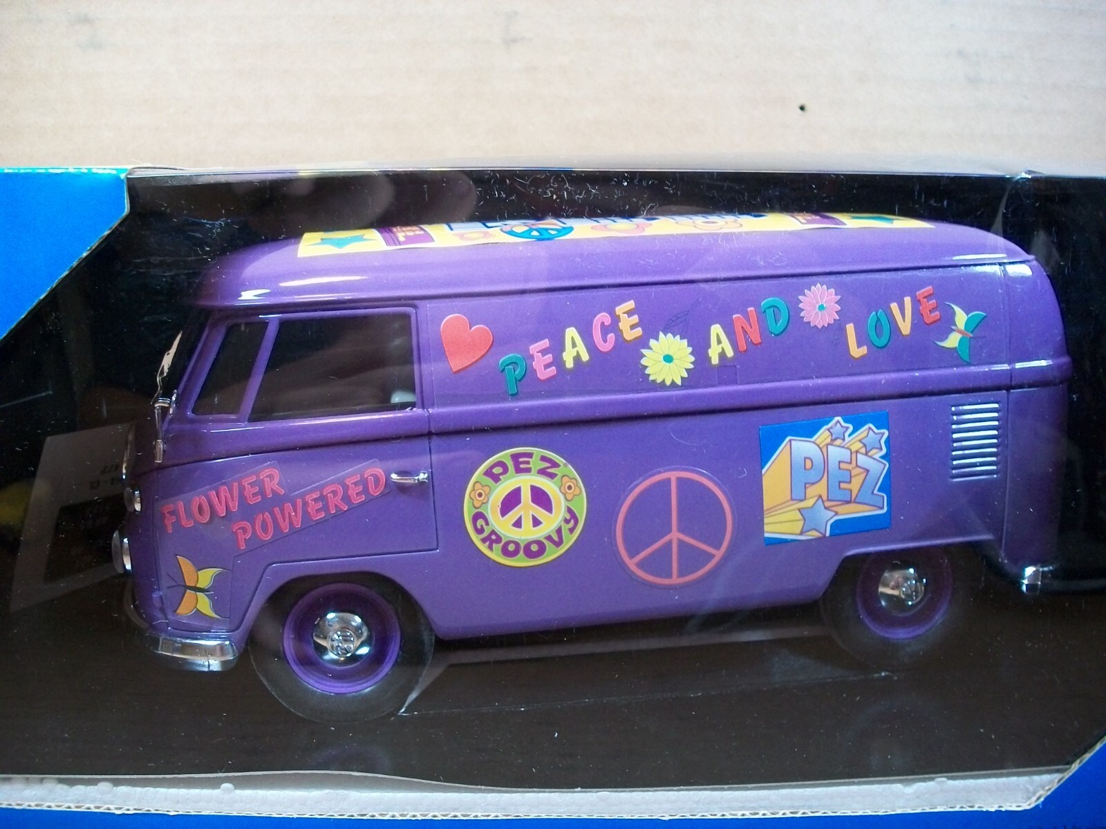 1:18 Scale VW Microbus “PEZ PEACE VAN” ~ #984 of 1000 ~ with Display Case