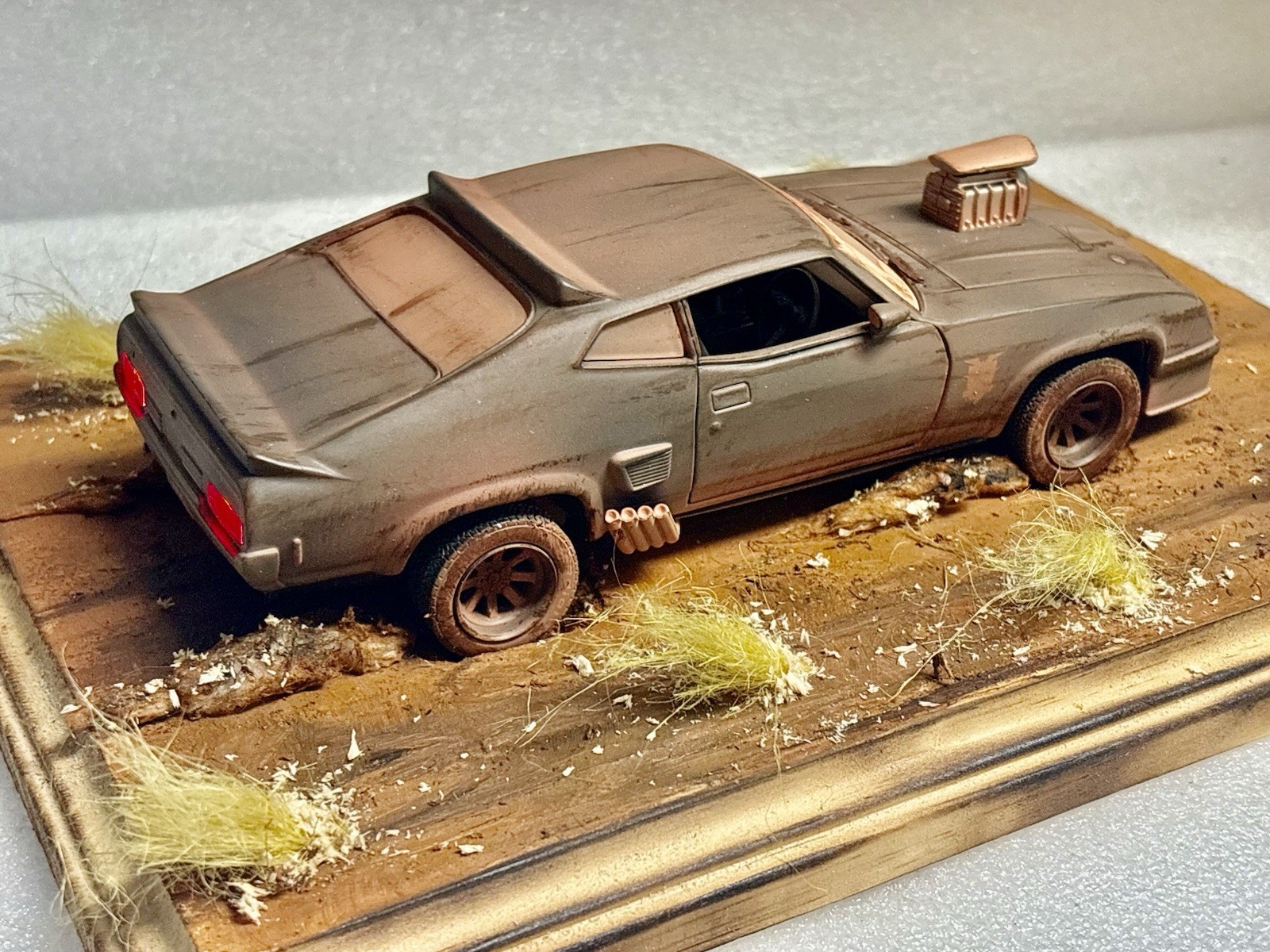 1/24 Diorama “Mad Max” Movie Ford Falcon XB Police Interceptor Weathered Muddy