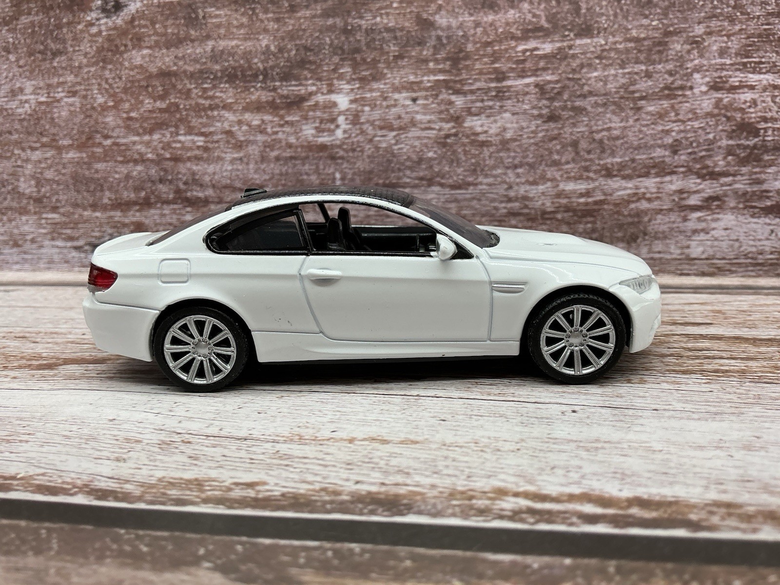 Motomax 1/43 ~ BMW M3 E92 Coupe ~ White
