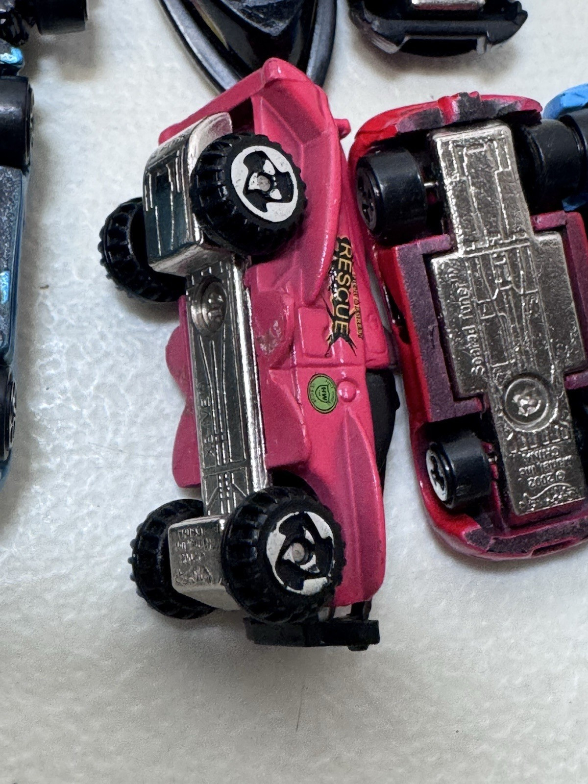 Micro Planet * HOT WHEELS * LOOSE Lot 13 CARS DieCast Bottom Variety 3 in Eggs