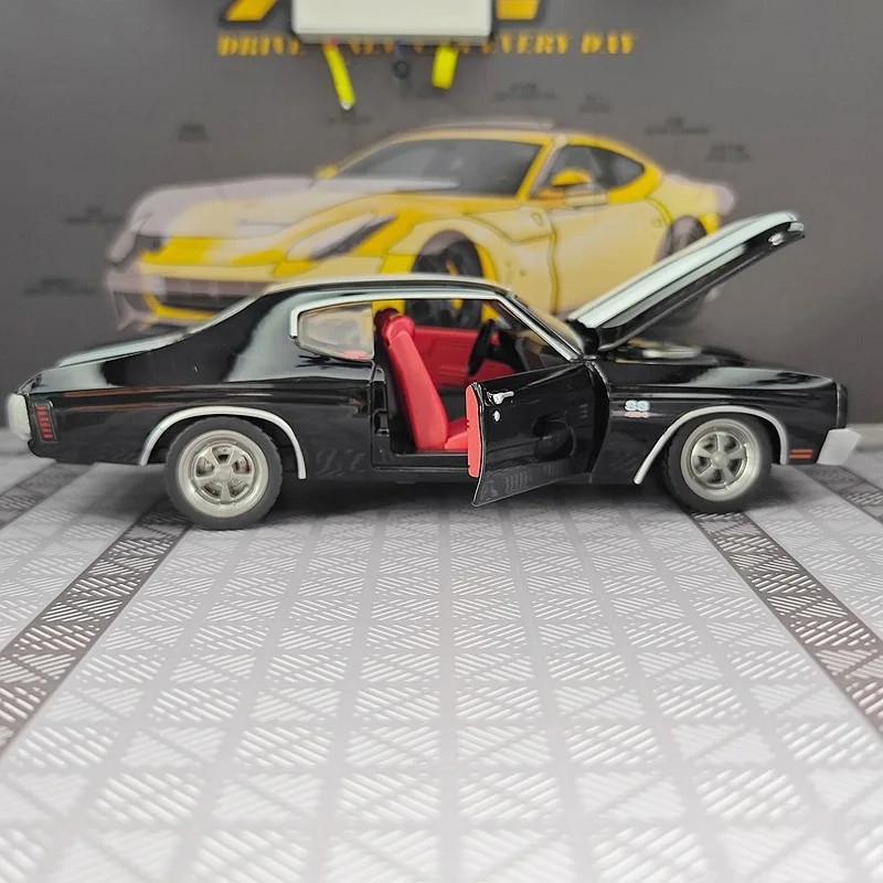 1:24 Chevrolet Chevelle SS 454 1970 Diecast Muscle Sport Car Model Kids Toy Gift
