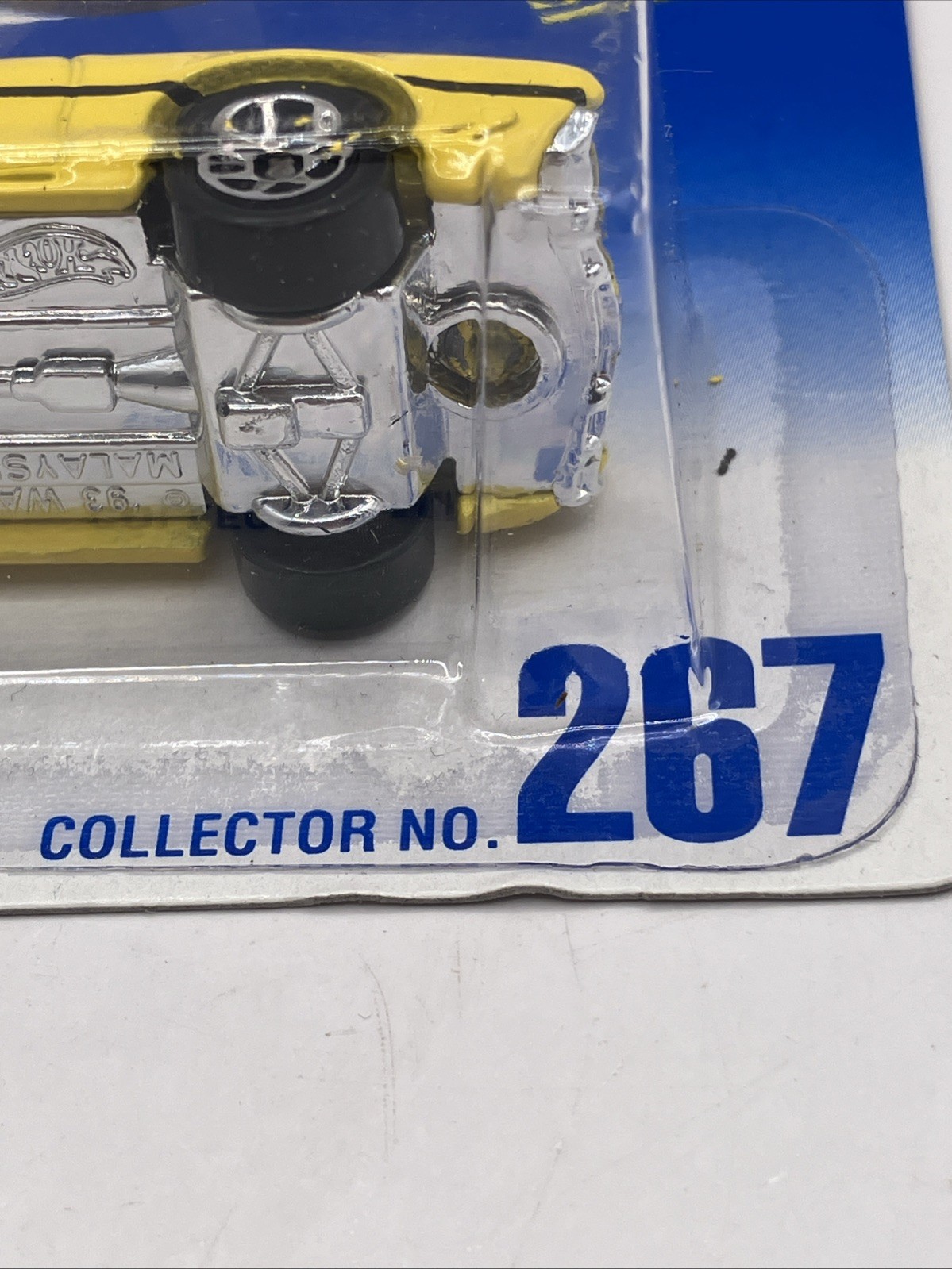 1991 Hot Wheels Olds 442 W-30 #267 Yellow 1/64 scale Blue Card New