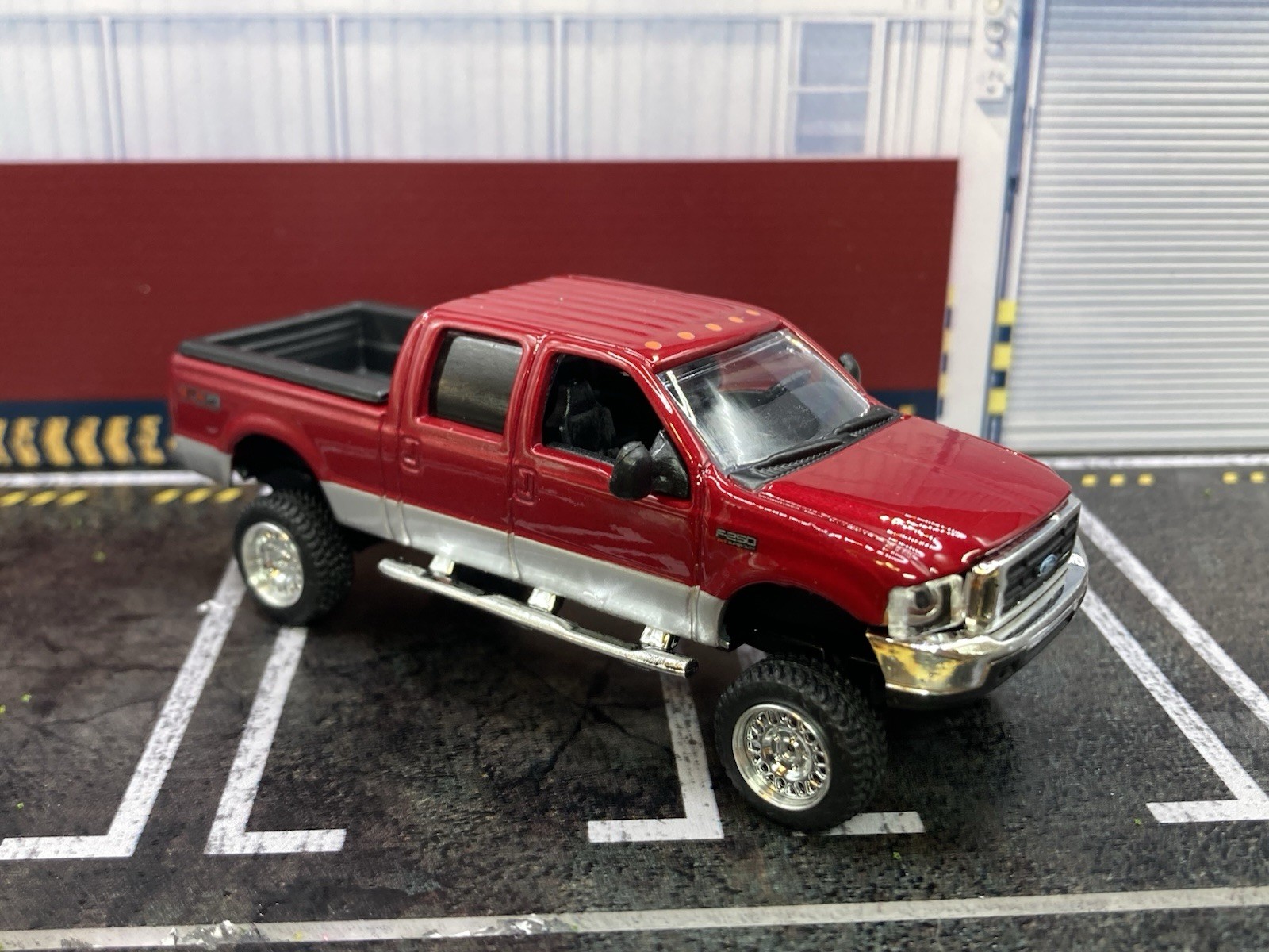 2004 Ford F-250 Super Duty Lifted 4×4 Truck 1/64 Diecast Custom Off Road Pickup