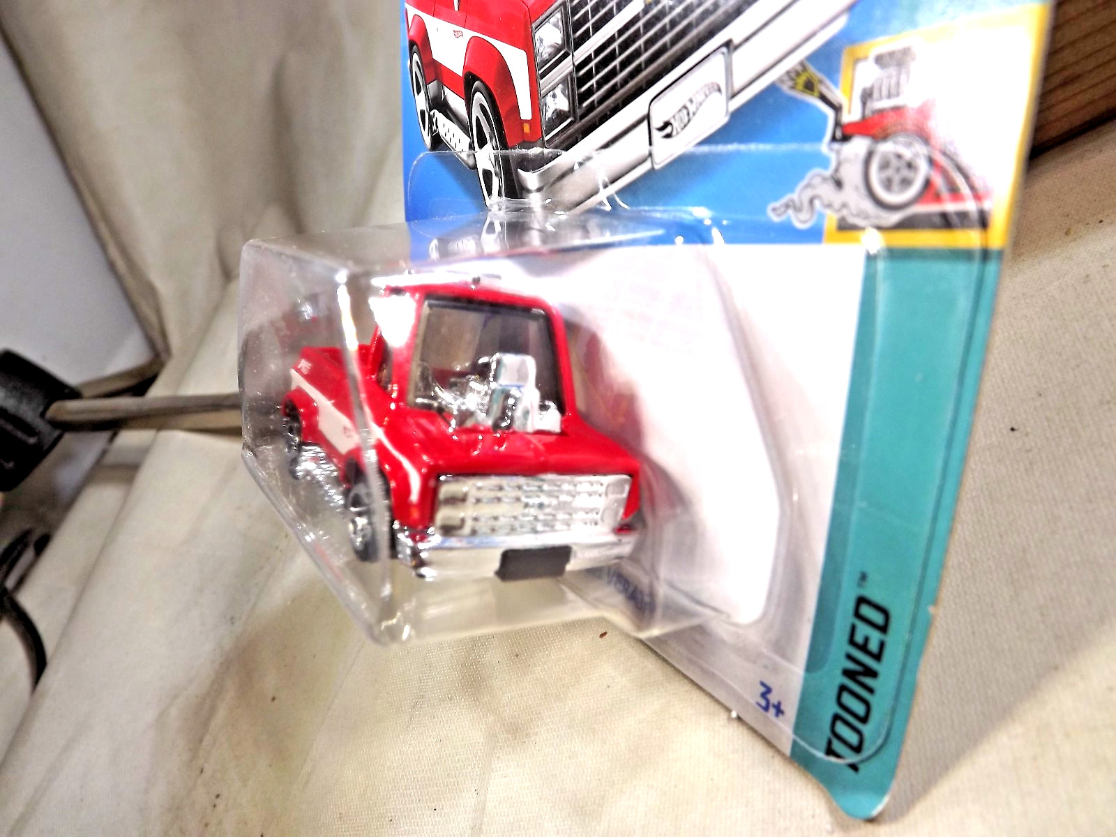 2022 Hot Wheels #104 Tooned 4/5 TOON’D ’83 CHEVY SILVERADO Red w/Chrome 5 Spokes