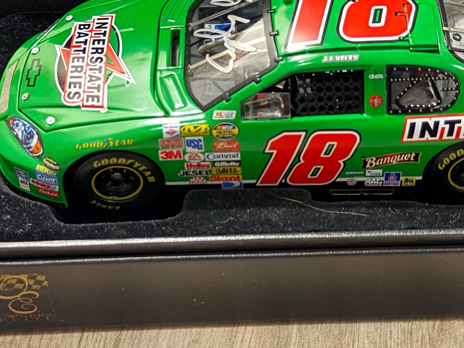Owners Elite 1:24 #18 Interstate Batteries 2007 Chevy Monte Carlo SS Autographed