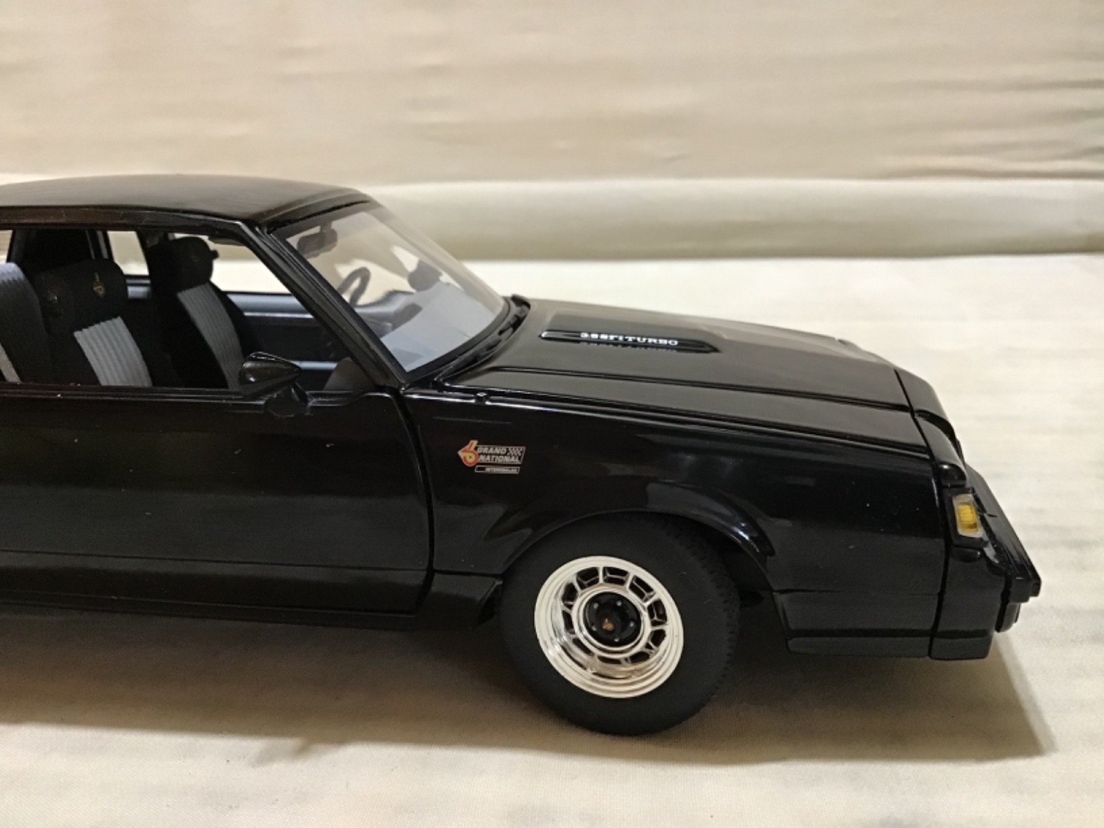 BUICK GRAND NATIONAL 1987 BLACK GMP #8201 DETAILED DIECAST RARE 1/24 read defect