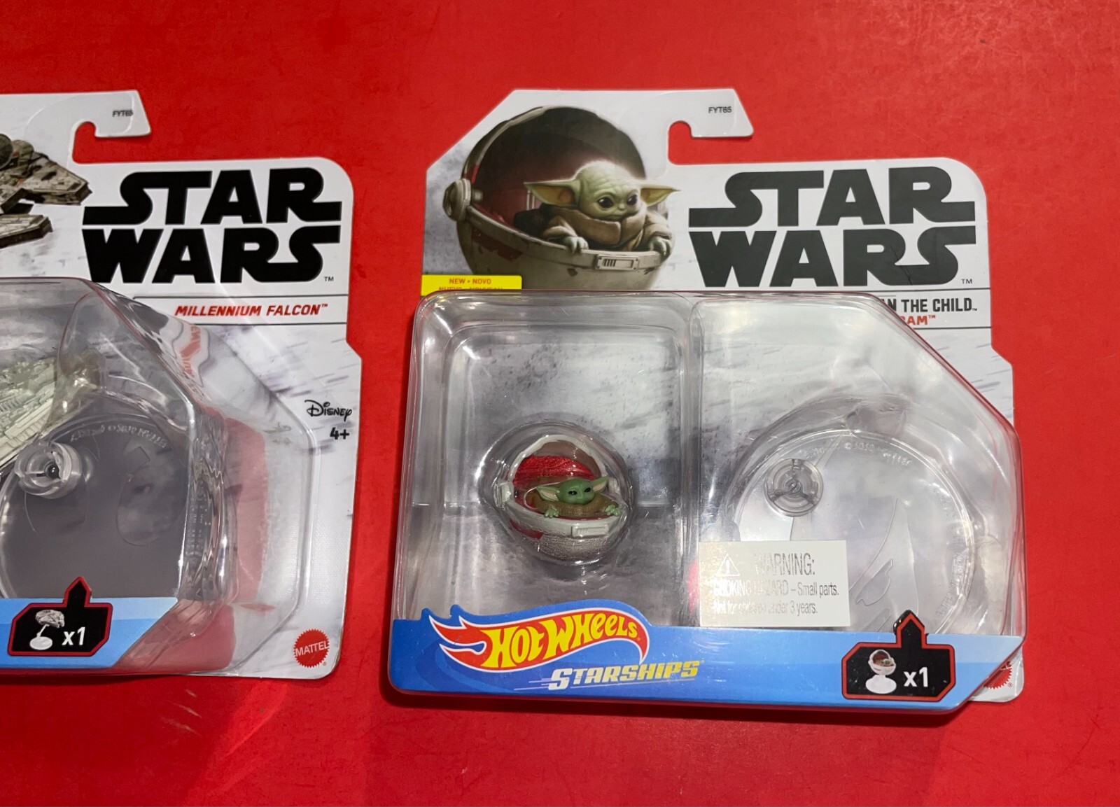 HOT WHEELS STAR WARS MADALORIAN CHILD HOVER PRAM & MILLENNIUM FALCON Disney