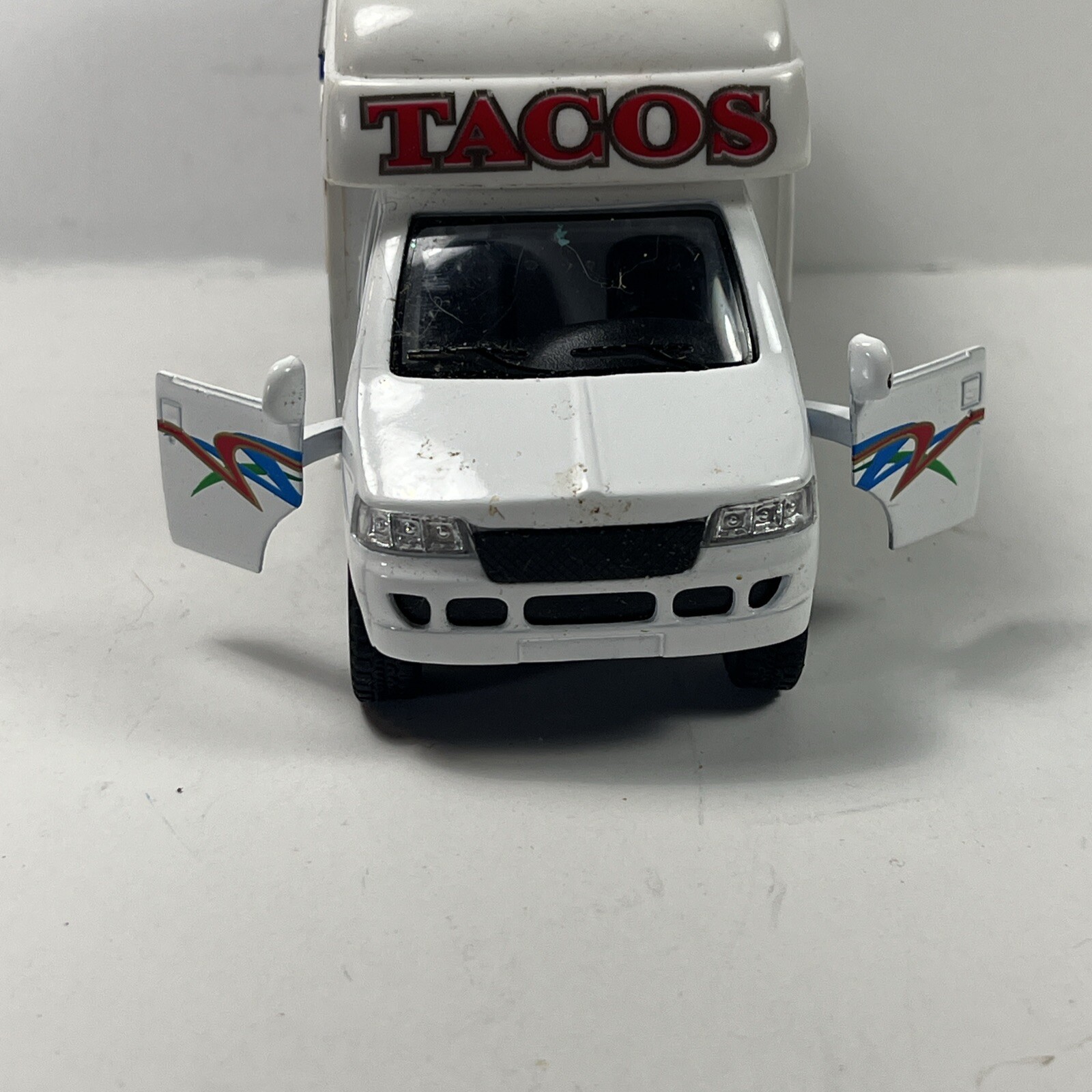 Kinsfun Taco Food Truck Diecast Cab Plastic Body Pullback Action Doors Open 5”