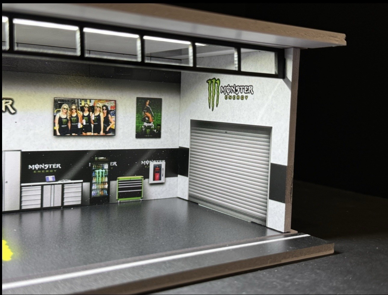 Monster Energy White Theme Display FOR Hot Wheels 1:64 Model Diorama Garage LEDs