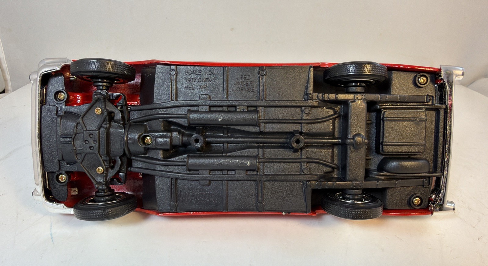 1:24 Scale Motormax 1957 Chevrolet Bel Air No. 68030/1 Red Officially Licensed