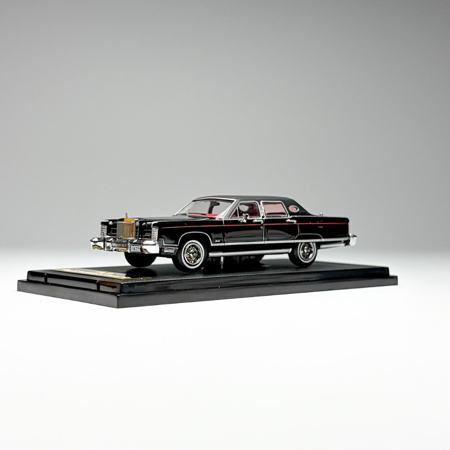 Turning Crush 1/64 Scale 1979 Lincoln Continental Town Car Alloy Model Car