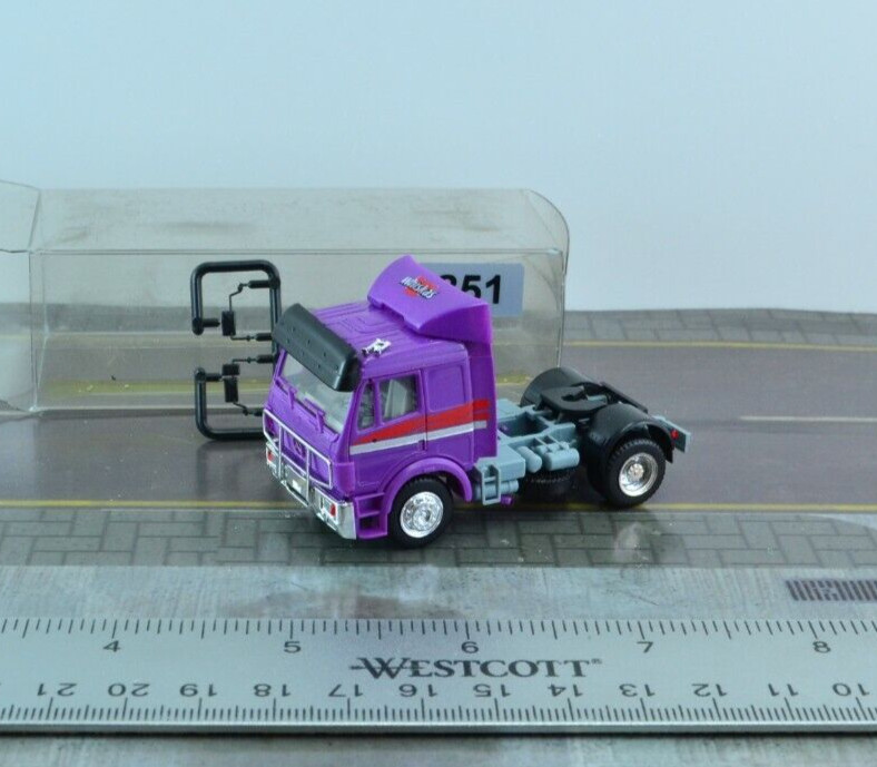 Herpa Mercedes SK Tractor Unit Truck WHISKAS Purple 1:87 Scale (HO851)