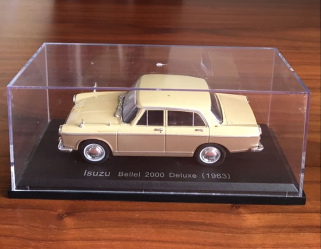 Mini Car 1/43 Scale Diorama Display Collectible Used