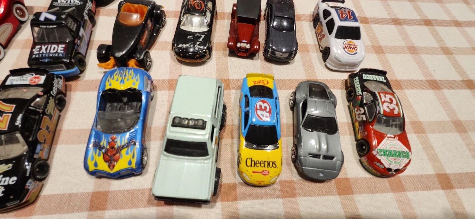 Random Die Cast Cars Bulk Lot Of 22 Please See Photos Maisto