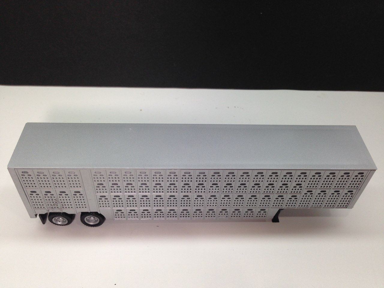 HO 1:87 Promotex # 5354 – 48′ Silver Cattle Livestock Trailer