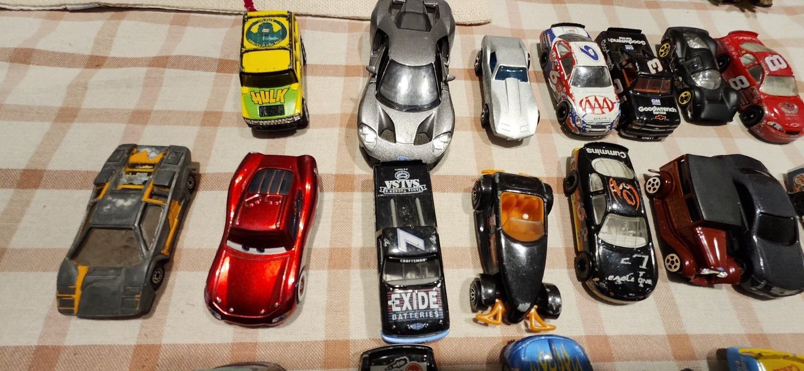 Random Die Cast Cars Bulk Lot Of 22 Please See Photos Maisto