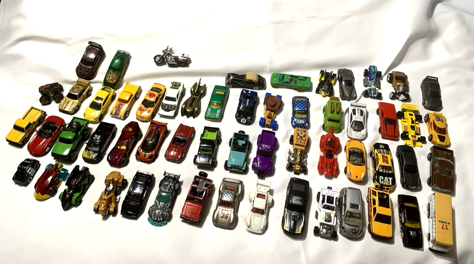 Lot of 65 Mixed Brands Hot Wheels Loose Cars From Various Years and Models
