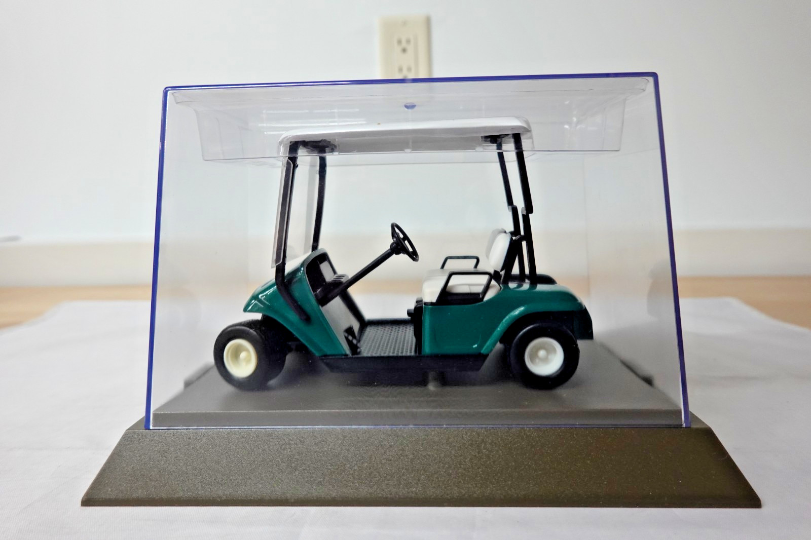 GMP 6101 Golf Cart Bank 1:16 Scale