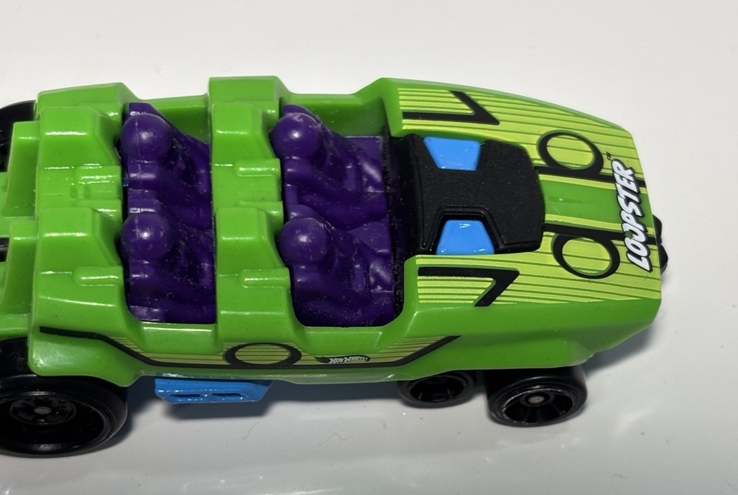 Hot Wheels2014 Loopster Green 1:64 Diecast 2 3/4″ Roller Coaster Car W Riders