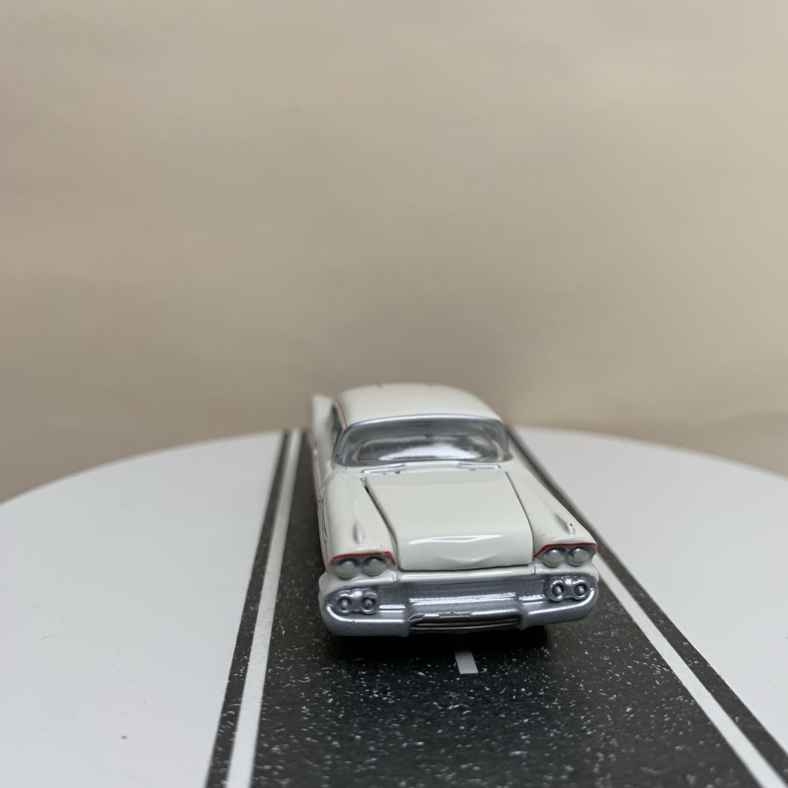 Johnny Lightning American Graffiti 1958 Chevy Impala 2-Door White Red 1:64 NM