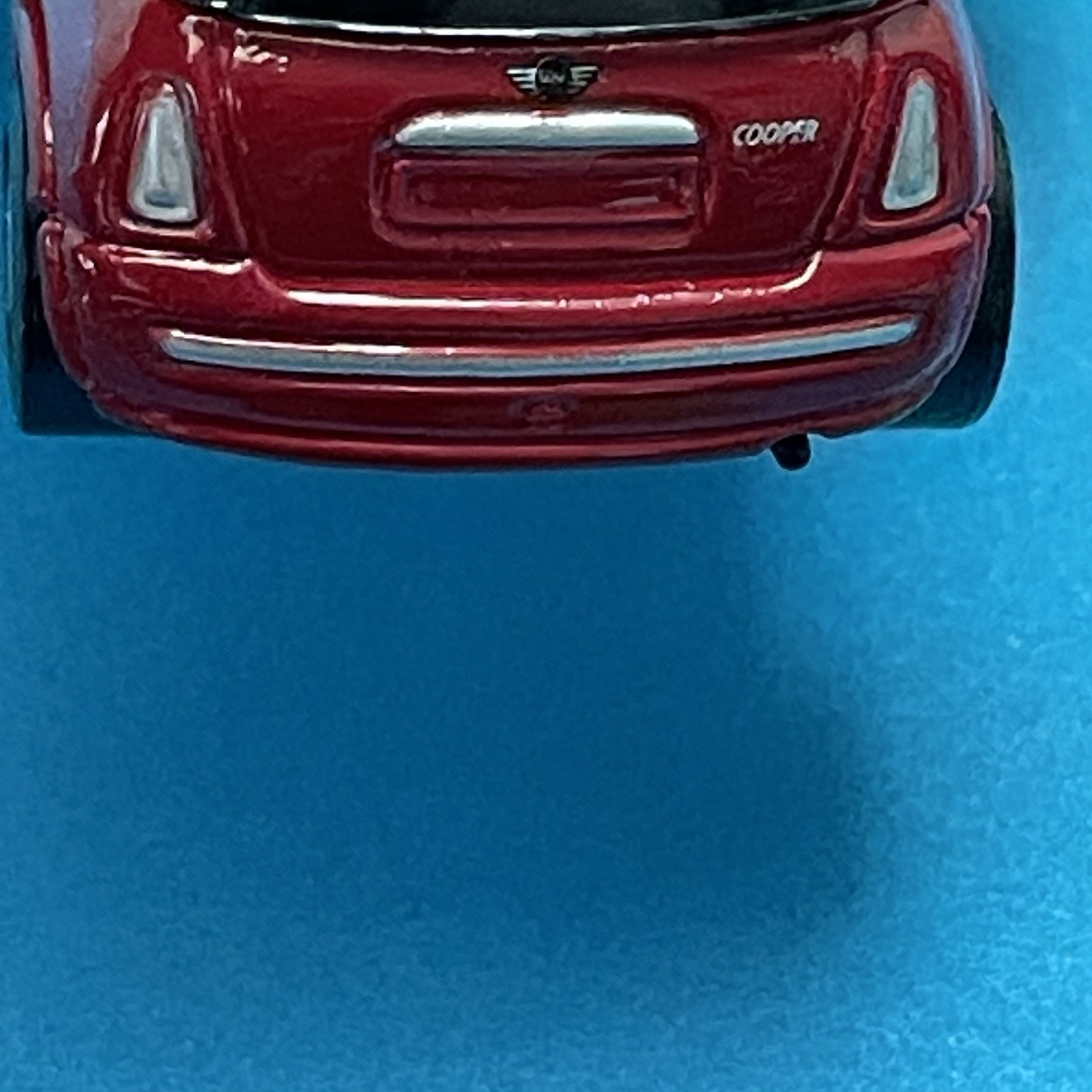 2001 Maisto Mini Cooper Metallic Red Diecast Car with White Top detailed Loose