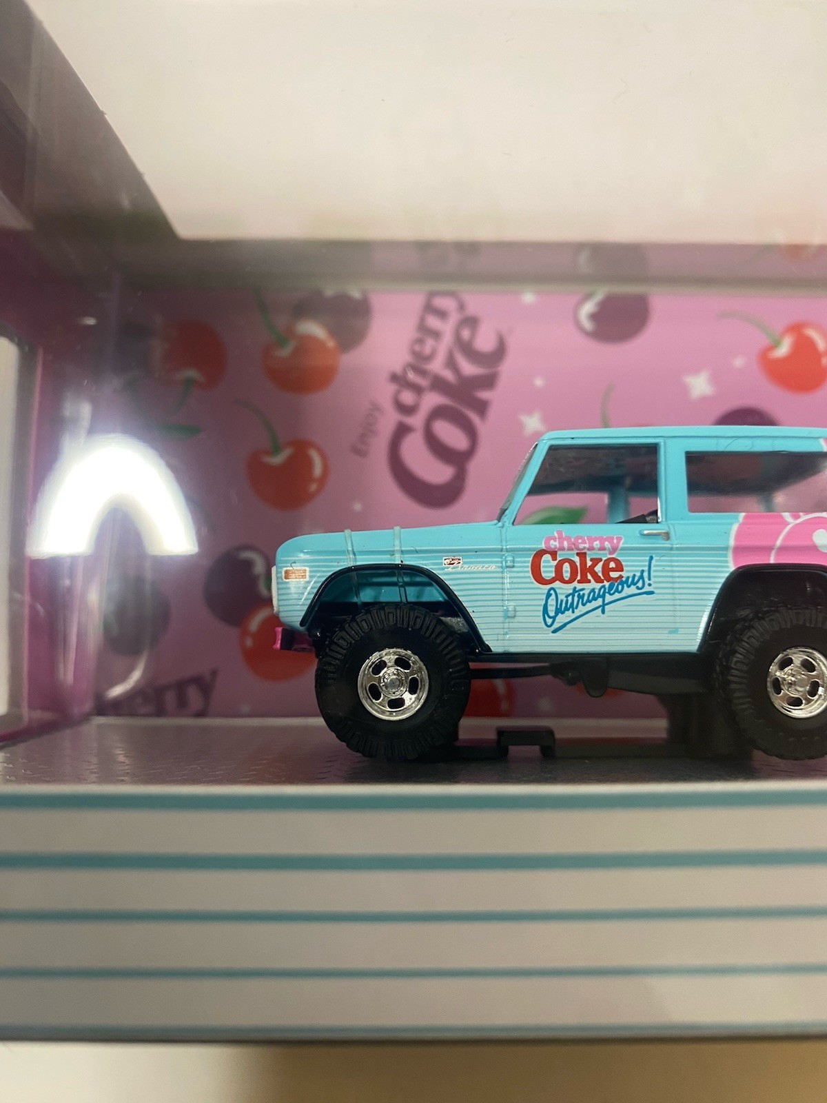 M2 Haulers 1976 Ford Bronco And 1995 Ford Ranger XLT *Lowrider* – 1/4050