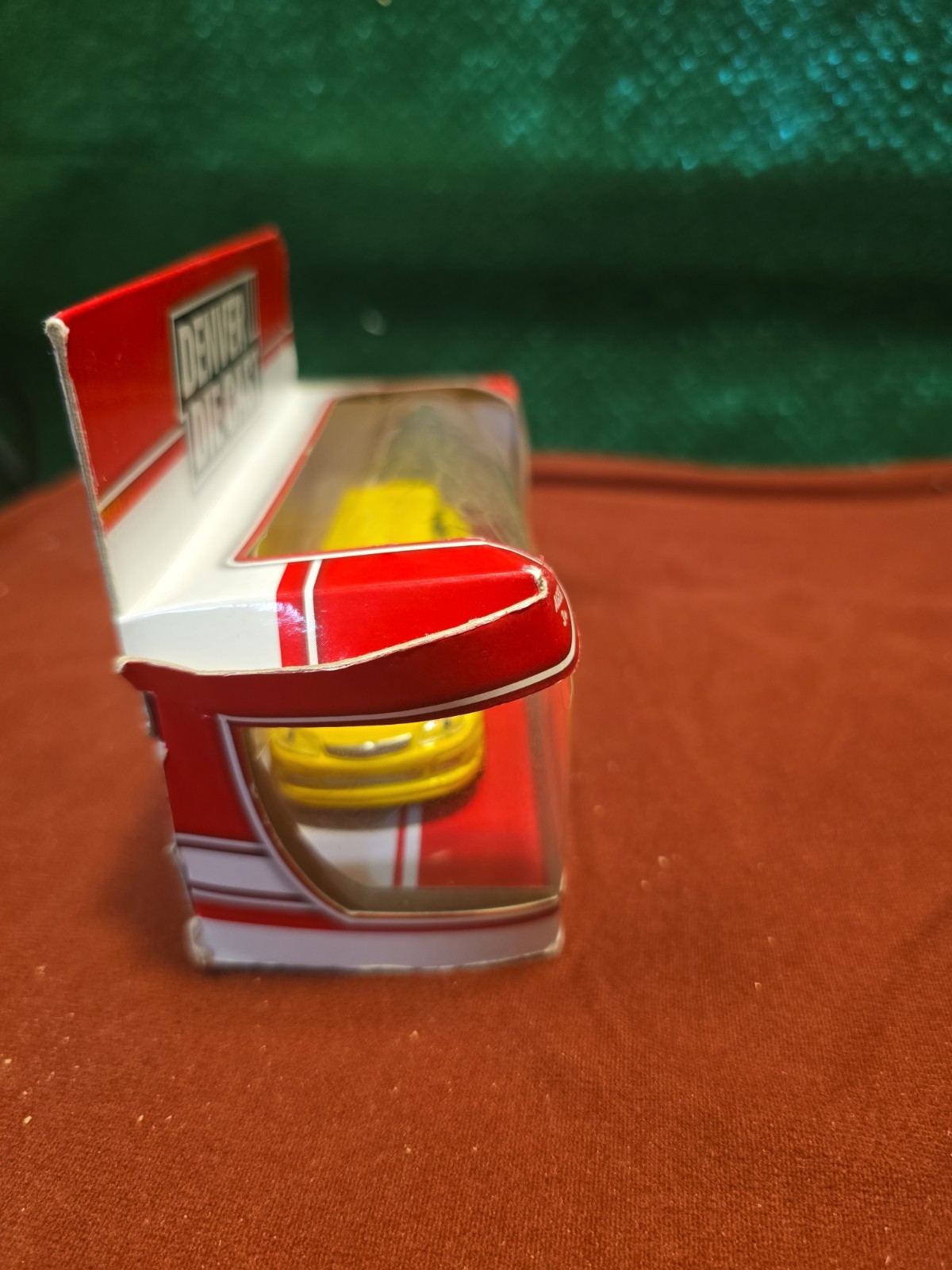 DIENVER DIE CAST COLLECTIBALE CAR.