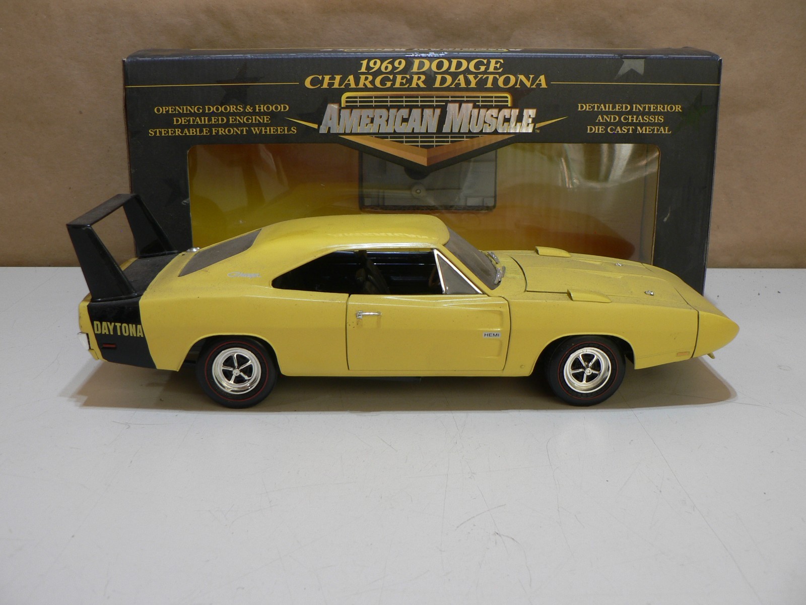 Vintage Ertl American Muscle 1969 Yellow Dodge Charger Hemi Daytona Die Cast