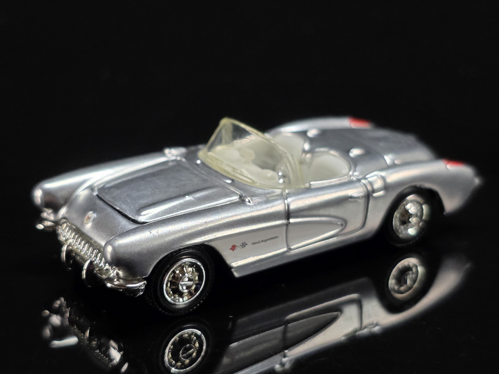 Hot Wheels Oil Can Muscle Car Series 1957 Corvette