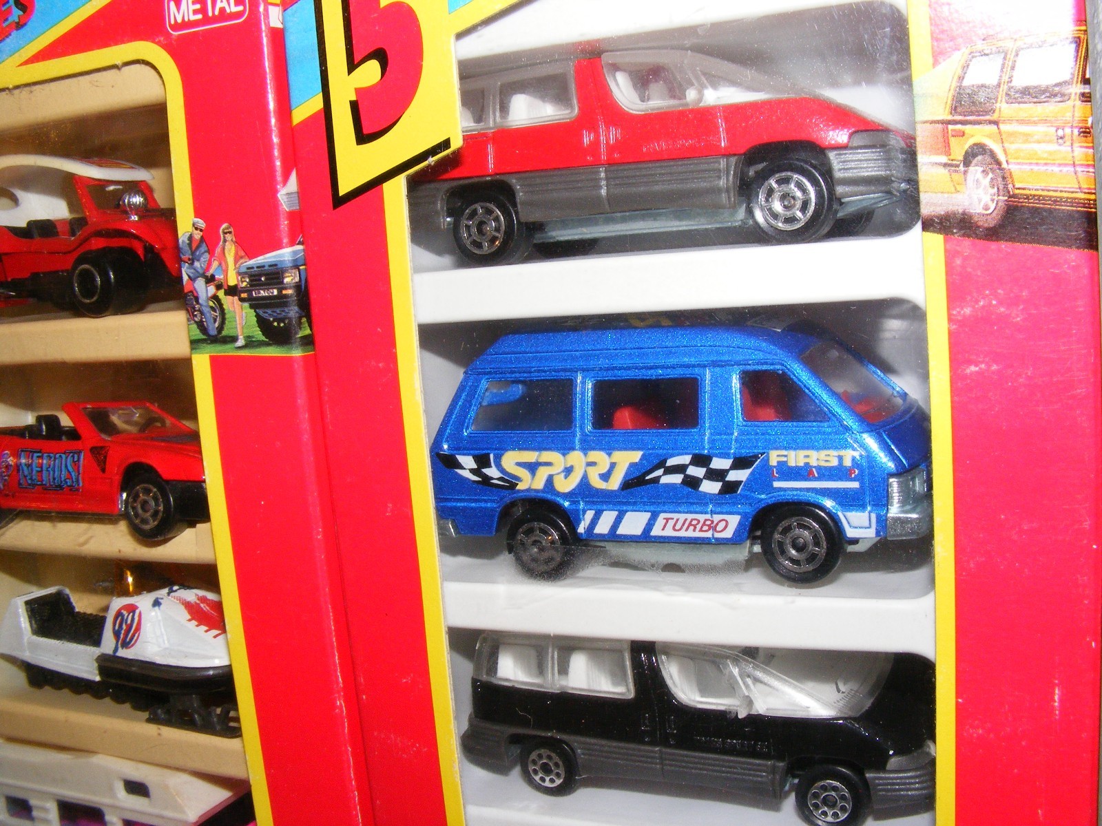 2x Majorette 5 Piece Mini-Van and Week-End sets