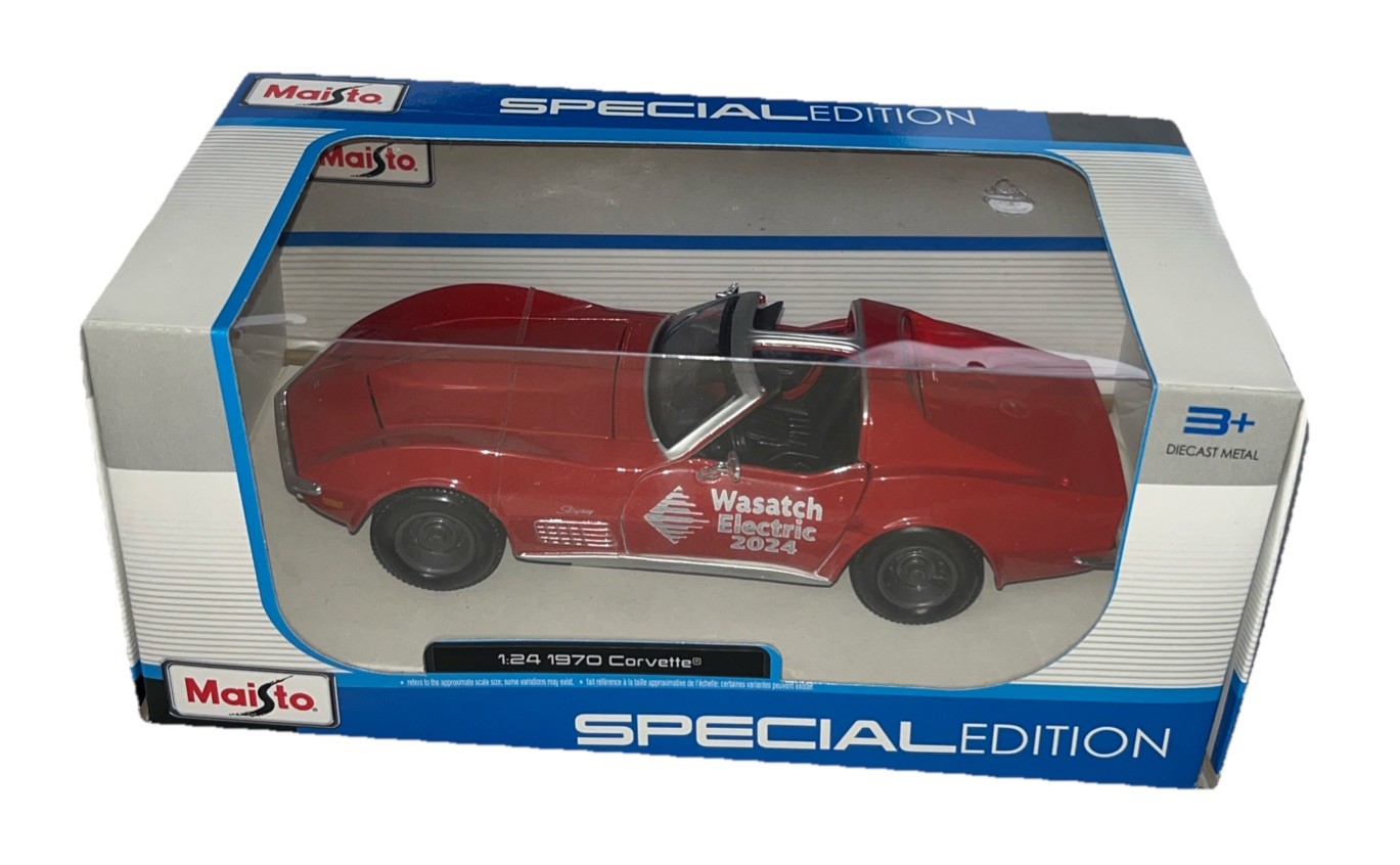 Maisto 1970 Corvette Convertible Red 1:24 Diecast Model