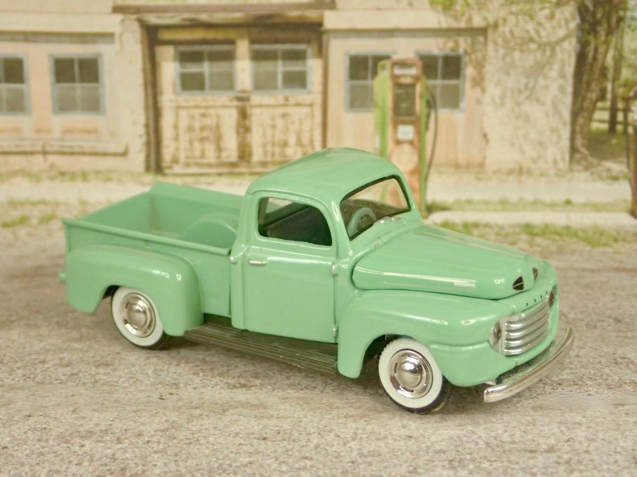 Vintage 1948 Ford F-1 239ci Flathead V8 Step-Side Pick-up 1/64 Scale Ltd Edit H