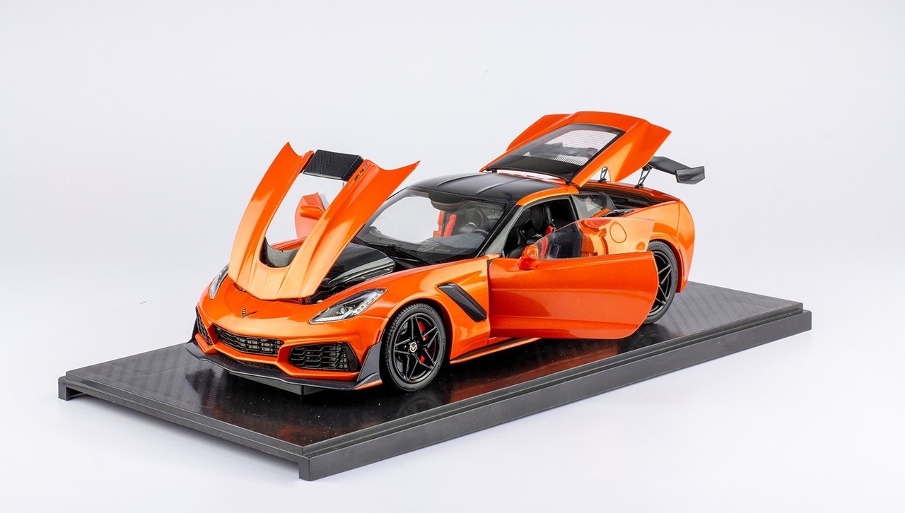 2019 Chevrolet Corvette ZR1 – Sebring Orange Tintcoat in 1:18 scale by IXO
