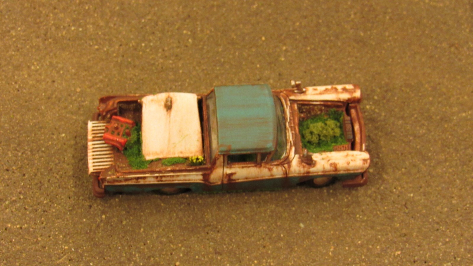CUSTOM BUILT WEATHERED RUSTY JUNK PARTS YARD 1957 FORD RANCHERO CAR TRUCK 1:64/C