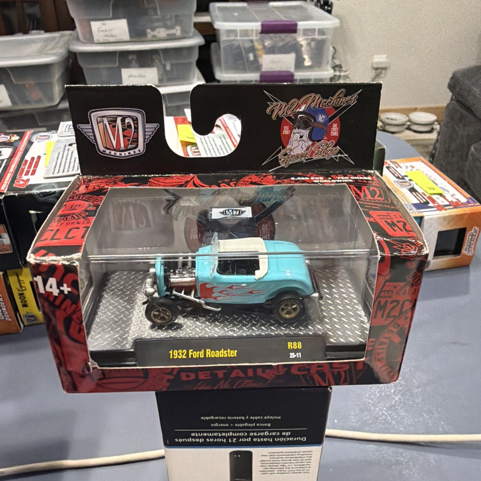 M2 MACHINES 1932 FORD ROADSTER R88 BLUE BAD BOX