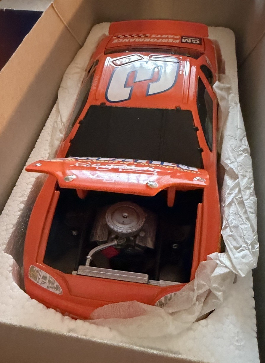 New Snap-On Tools Wheaties Ratchet Set Bank # 3 Dale Earnhardt –1/24th Bank car