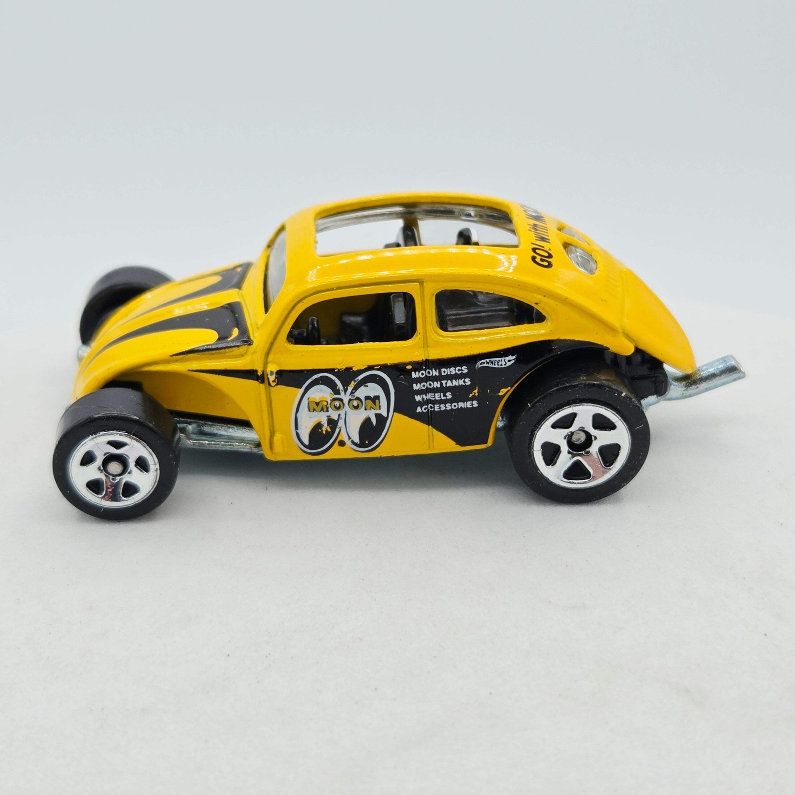 Hot Wheels Custom Volkswagen Beetle “Moon Eyes” (2014 HW Basic – Workshop)