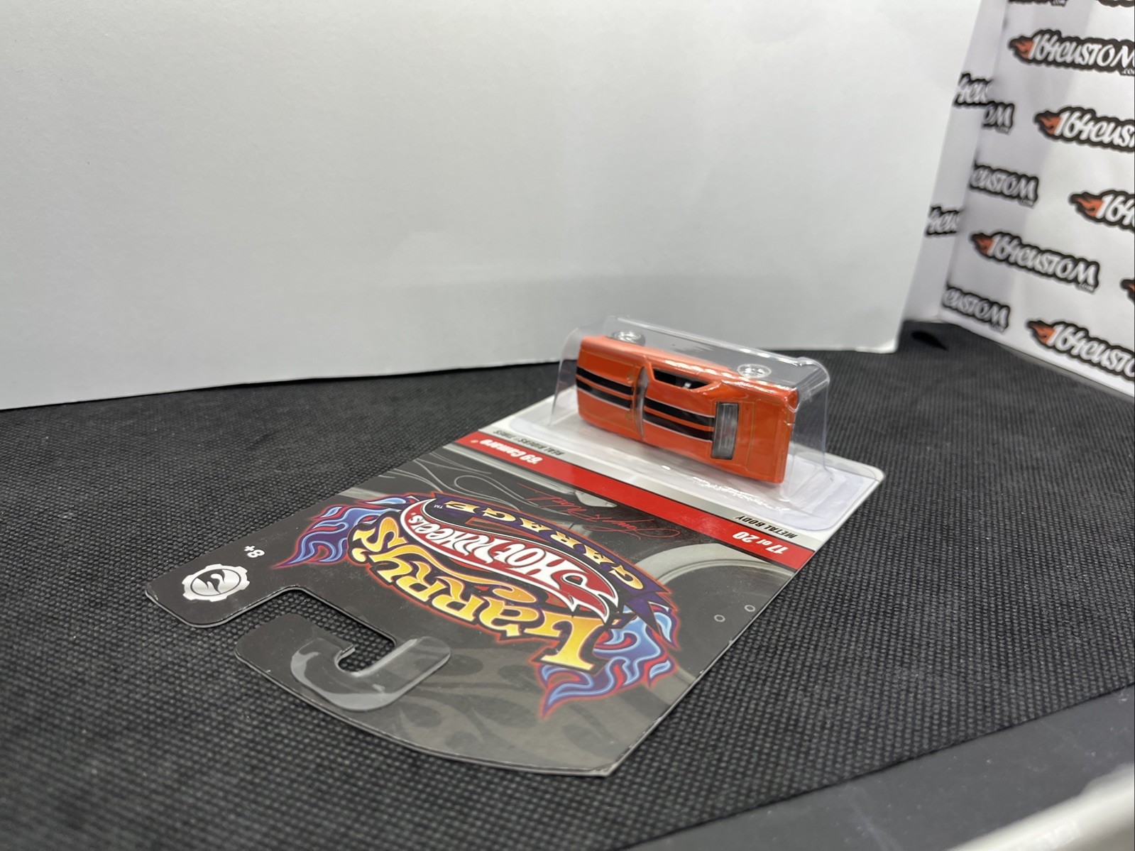 HOT WHEELS – LARRY’S GARAGE – 1969 CHEVROLET CAMARO ORANGE – REAL RIDERS