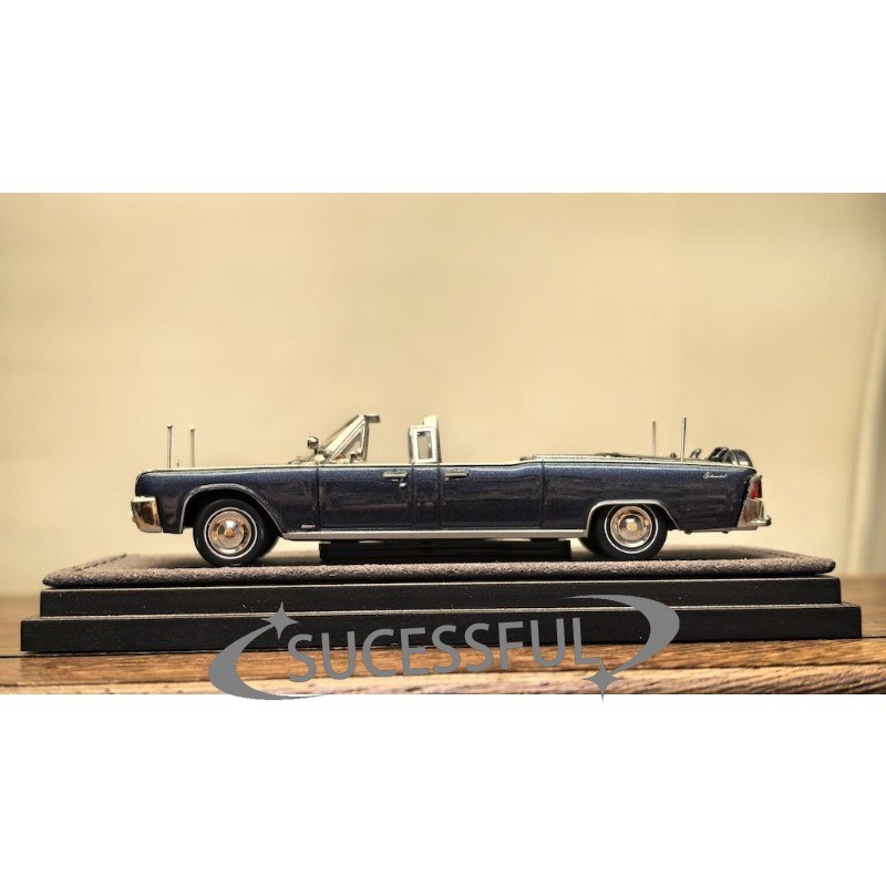 GOC 1/64 Blue Continental X100 HEC Luxury Sedan Diecast Metal Car Sealed